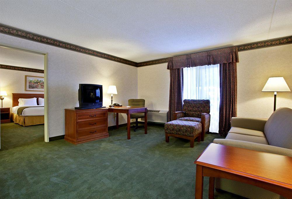 Holiday Inn Express Hotel & Suites Pittsburgh Airport, An Ihg Hotel Робинсон-Тауншип Номер фото