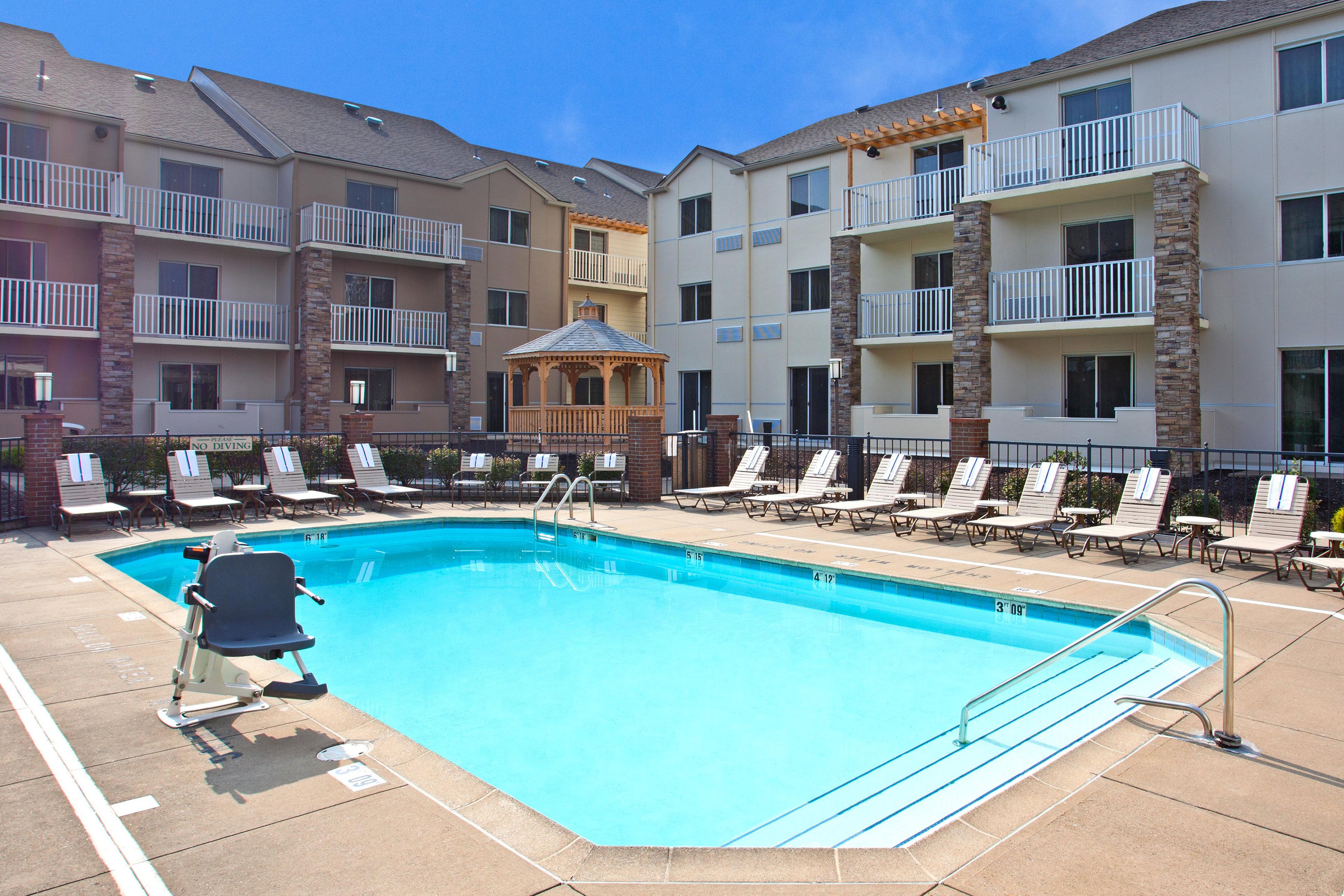 Holiday Inn Express Hotel & Suites Pittsburgh Airport By Ihg Робинсон-Тауншип Экстерьер фото